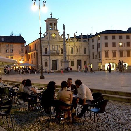 Appartamento Ampio Trilocale A Udine Centro Esterno foto