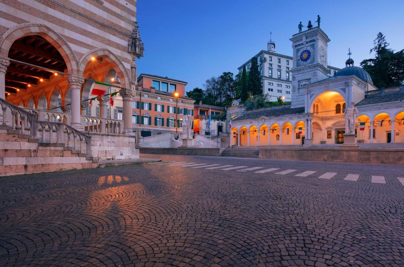 Appartamento Ampio Trilocale A Udine Centro Esterno foto