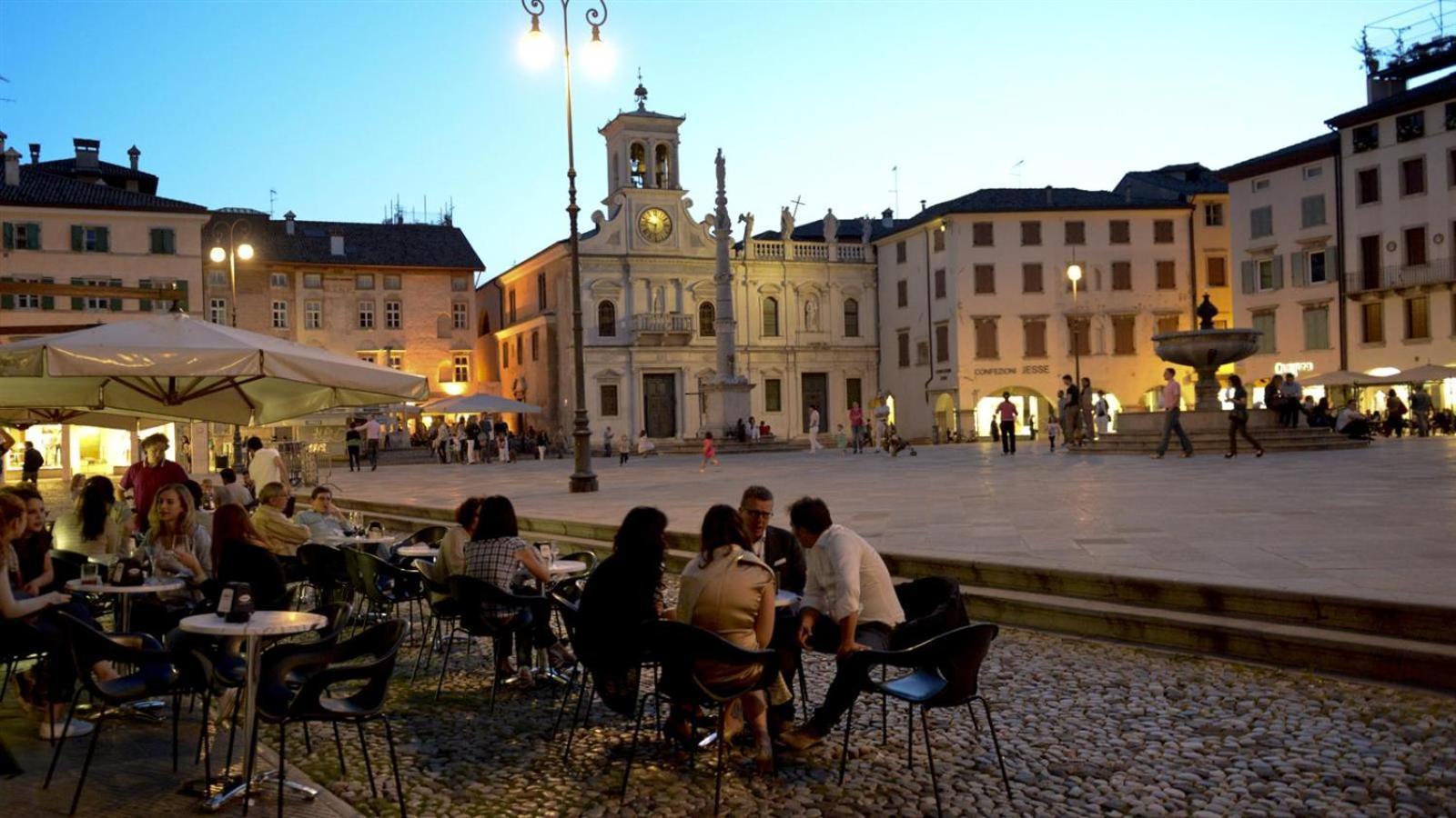 Appartamento Ampio Trilocale A Udine Centro Esterno foto